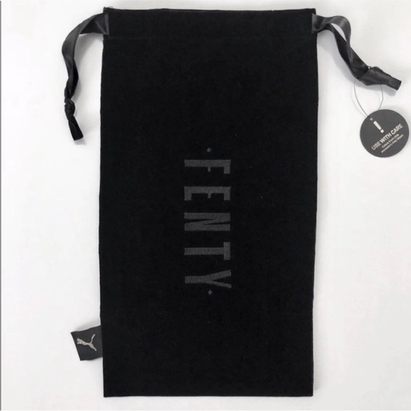 Rihanna Fenty Pool Slides - Picture 4 of 4